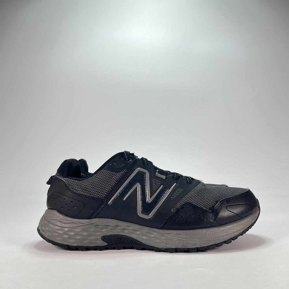 New Balance 410v8 Phantom Black Trail Running Shoes MT410LB8 Men's Size 9 4E
